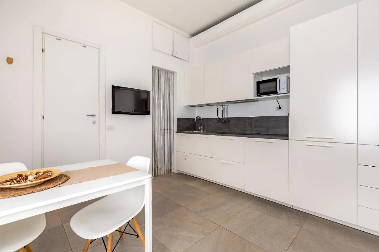Cosy Studio With Shared Terrace! Milano