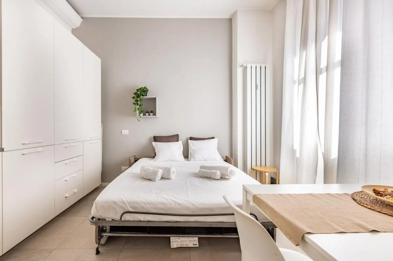 Lägenhet Cosy Studio With Shared Terrace! Milano Italien