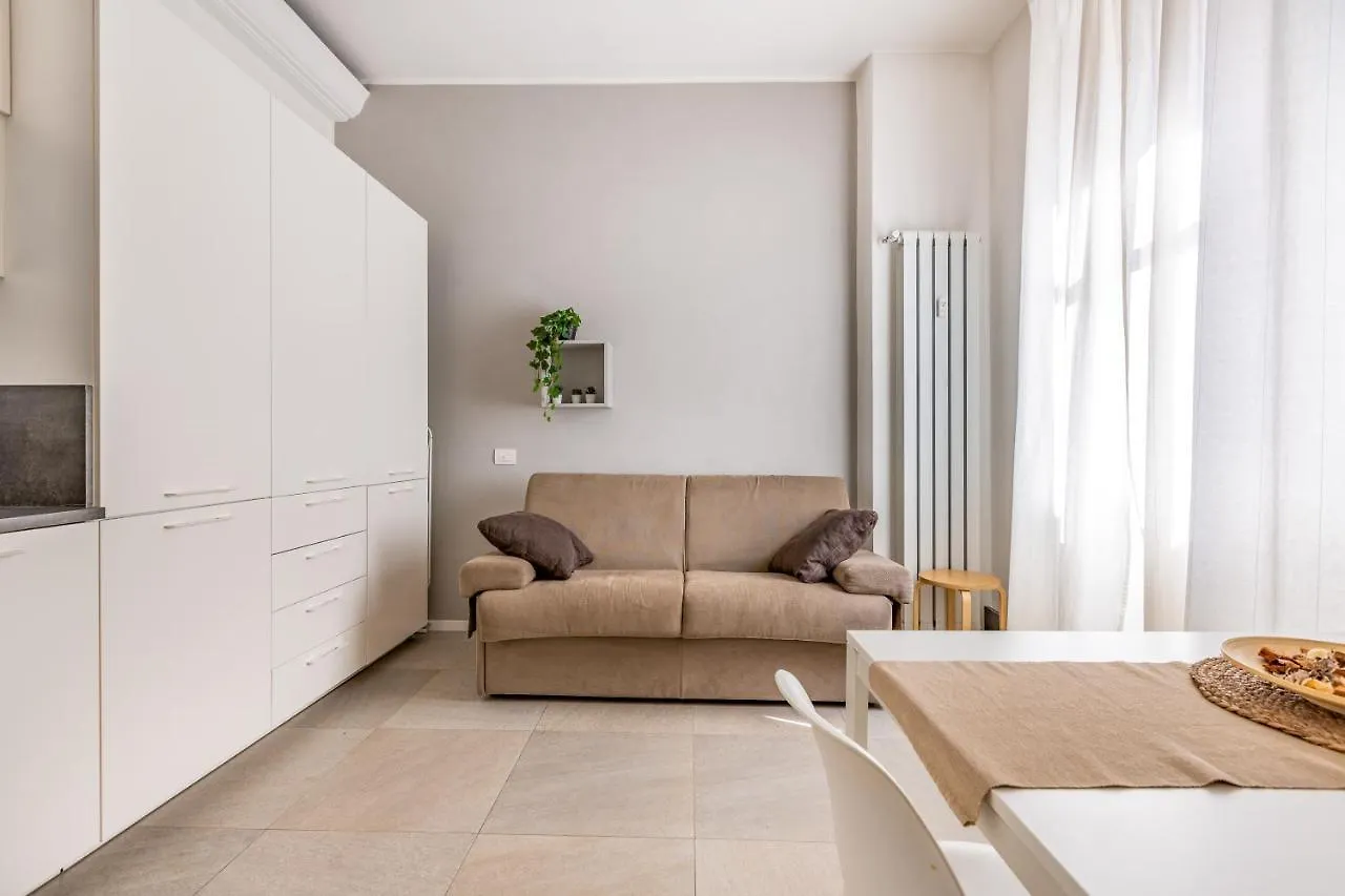Cosy Studio With Shared Terrace! Μιλάνο 0*,  Ιταλία